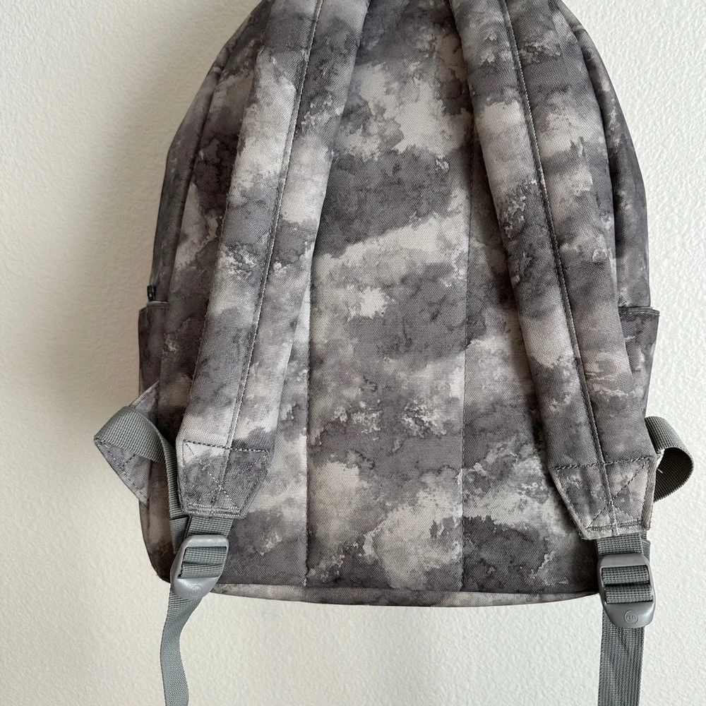 Herschel Supply Company Marble Gray Backpack - Picture 3 of 9